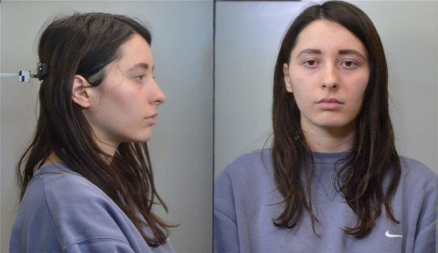 ALEKSANDRA KALEMI , lindur më 6-1-1999 në Shqipëri